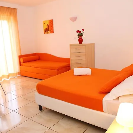 Village Hotel Amica