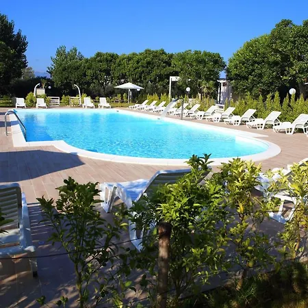Village 4*