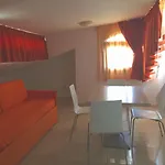 호텔 Village 4*