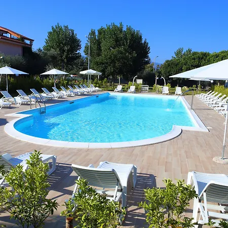 Village 4* 로사노