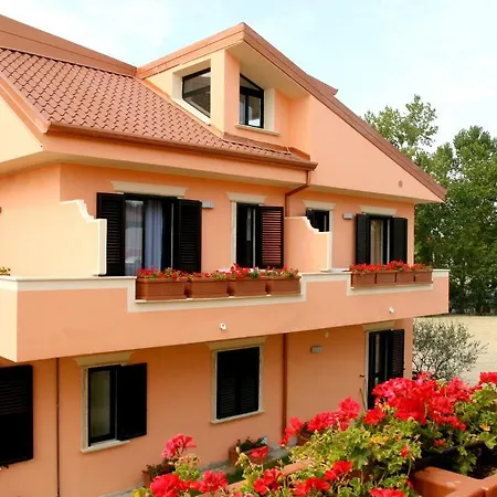 Village 4* 로사노